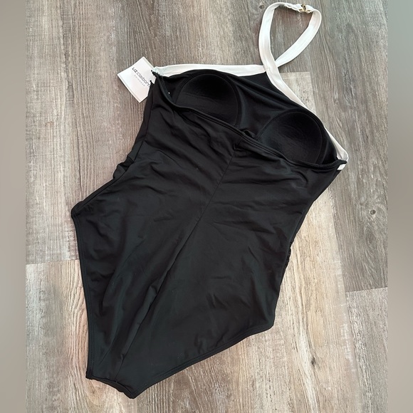 Liz Claiborne Halter bathing suit. Size 12 - Picture 3 of 6